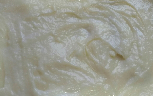 Pavê de limão com cobertura de creme branco