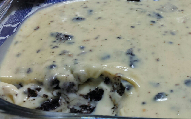 Pavê de chocolate branco com Negresco