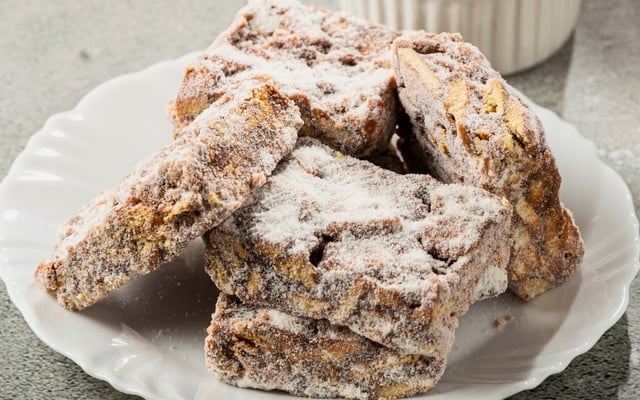 Palha italiana sem glúten e sem lactose em quadrados