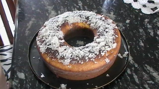 Bolo de milho sem açúcar com leite condensado