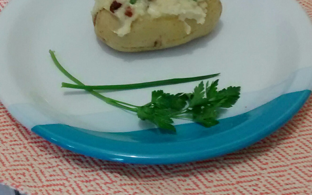 Batata recheada com bacon