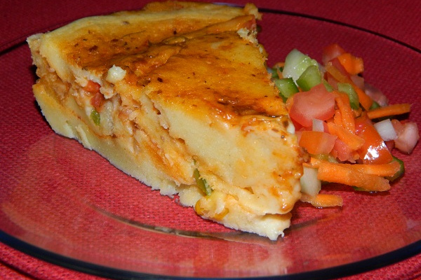 Torta salgada com saladinha
