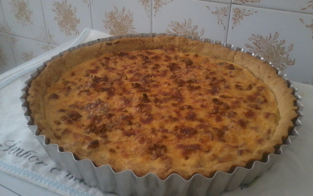 Torta de queijo com calabresa