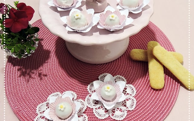 Camafeu de nozes com biscoito inglês: sobremesa delicada e saborosa