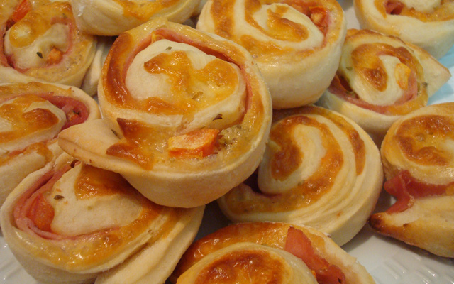 Massa de enroladão ou esfiha