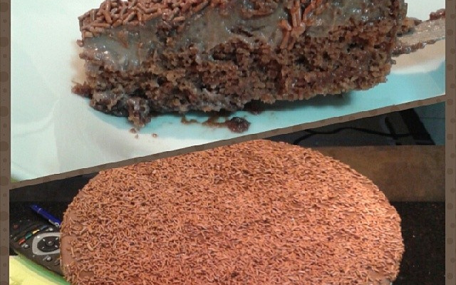 Bolo de chocolate recheado de forno