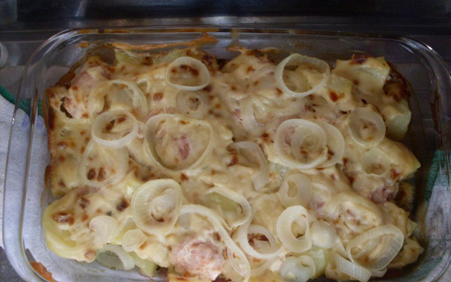 Lingüiças de Frango ao forno com Creme de cebola