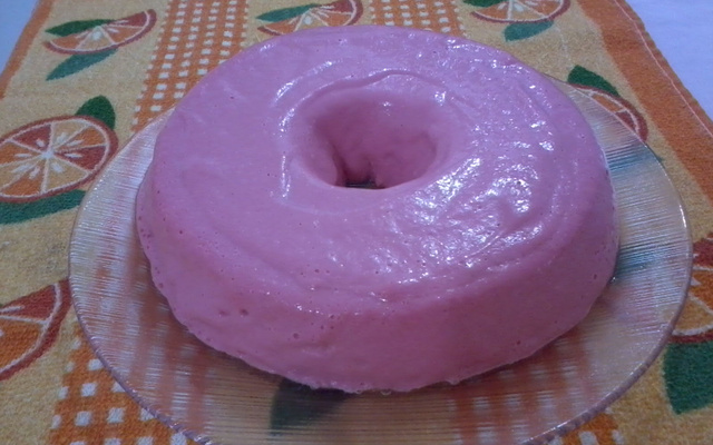 Pudim de gelatina de morango facíl