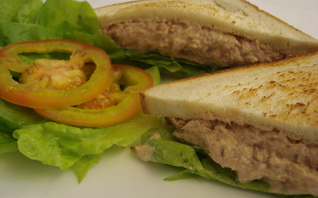 Sanduíche tuna fish da Família Burger