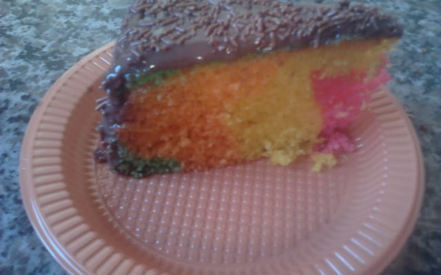 Bolo colorido