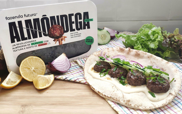 Beirute mediterrâneo com maionese de castanhas