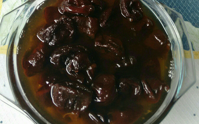 Calda de ameixa preta