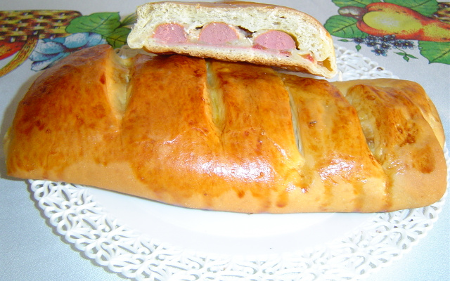 Pão de batatas recheado