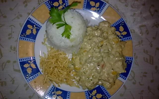 Frango com creme de leite e milho verde