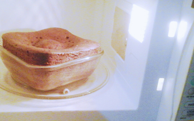 Bolo de chocolate de microondas