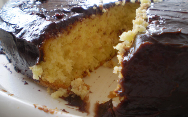 Bolo de maracujá com chocolate