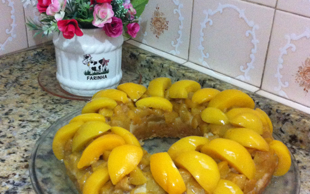 Bolo Invertido de Abacaxi