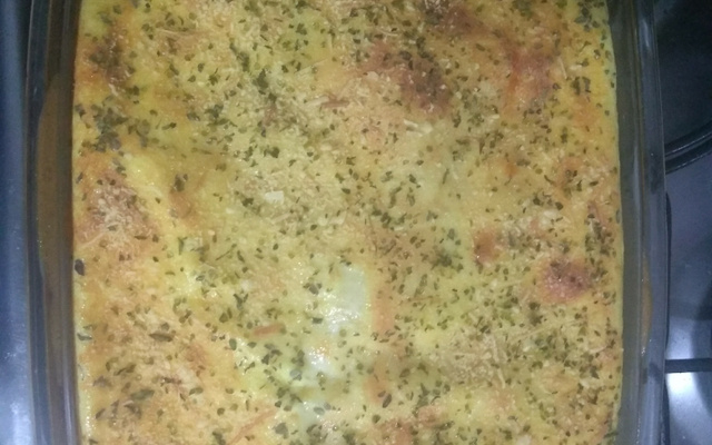 Torta de pão de forma com queijo e presunto