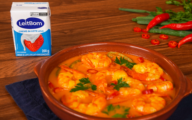 Moqueca de camarão maranhense saborosa com LeitBom
