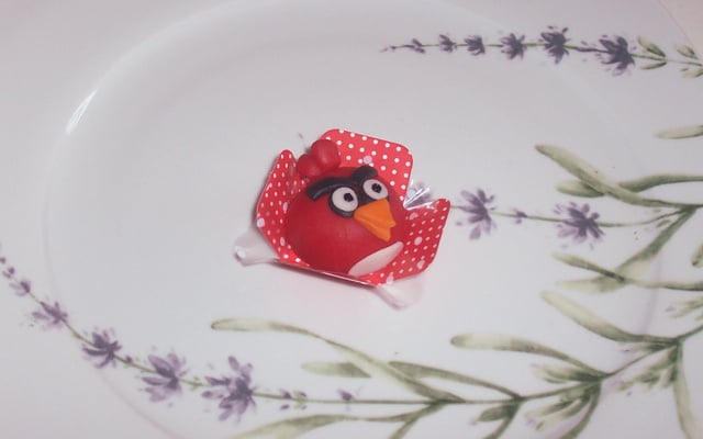 Docinhos modelados com leite ninho e leite condensado