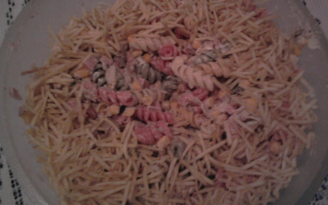 Macarronese de macarrão colorido