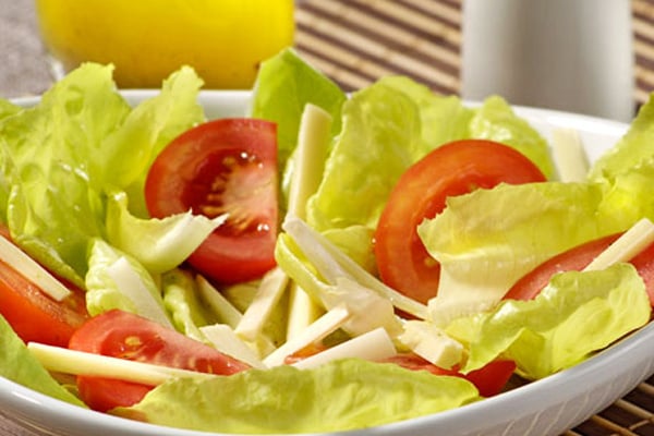 Salada ao molho de limão