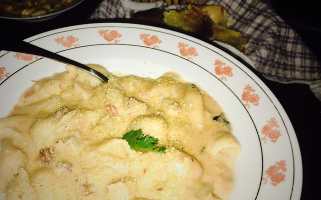 Macarrão com queijo cremoso na pressão