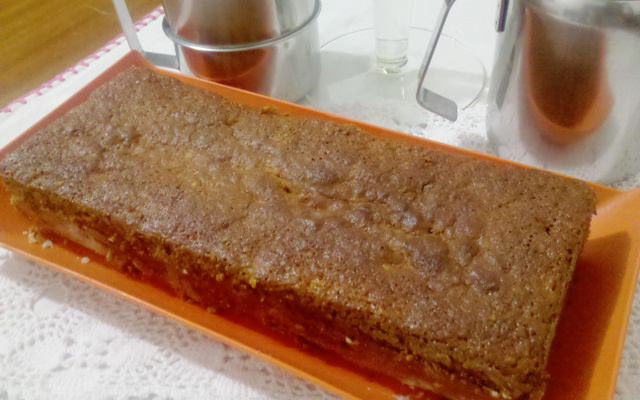 Pão de banana com castanha-do-pará