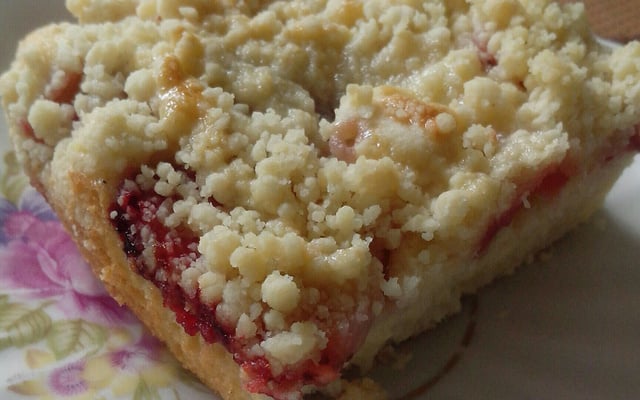 Cuca de morango da Karine