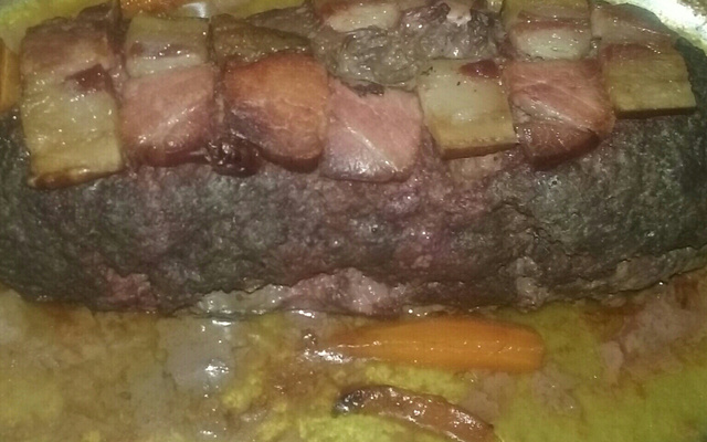 Rocambole de carne moída