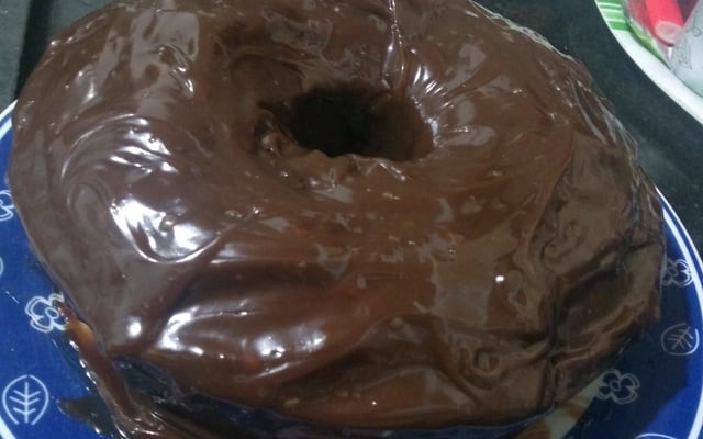 Cobertura para bolo com doce de leite industrializado e chocolate
