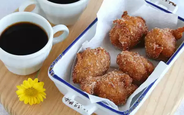 Bolinho de chuva de leite condensado