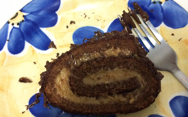 Rocambole pão de mel com doce de leite