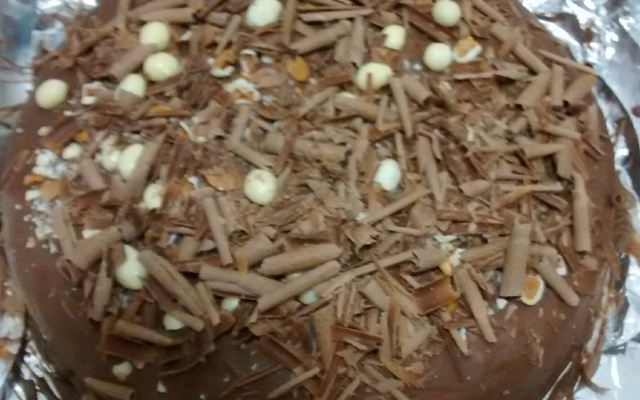 Bolo bombom de côco e chocolate