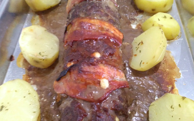 Rocambole de carne moída