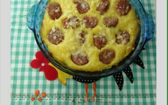Purê de aipim com linguiça e queijo