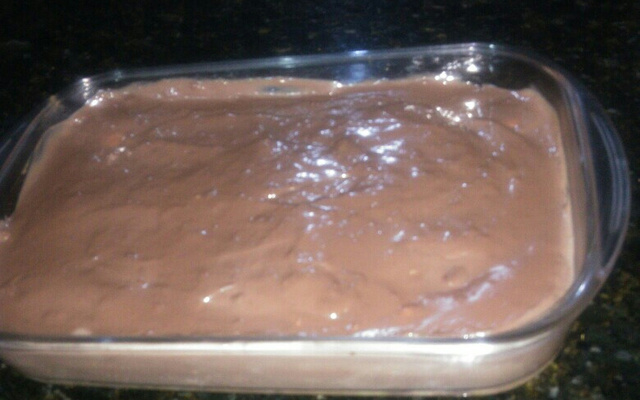 Pavê de chocolate com biscoito de chocolate com recheio de baunilha