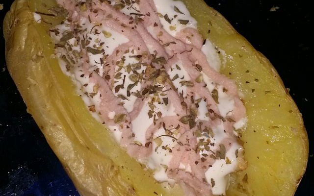 Batata recheada de microondas