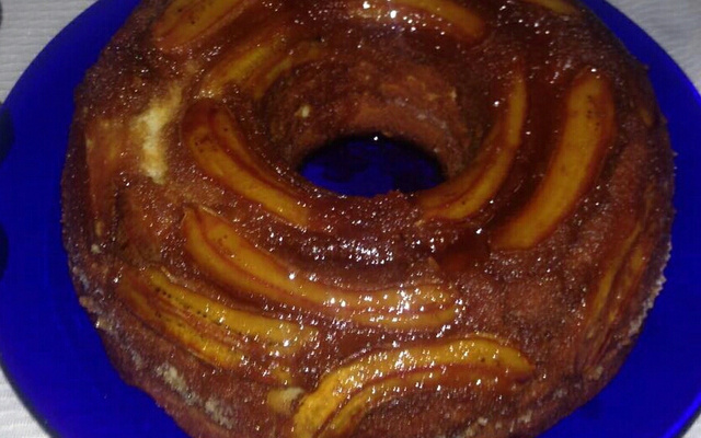 Bolo de banana caramelizado
