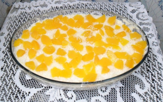Pavê de pêssego em calda