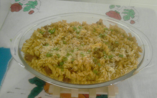 Macarrão com calabresa na pressão à moda do Otavio