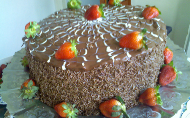 Bolo de chocolate recheado da Vivi