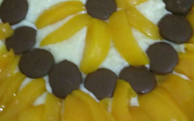 Bolo torta de pêssego em calda