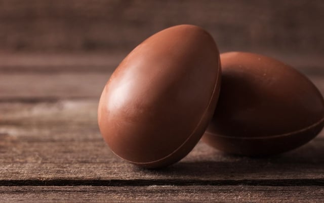 Ovo de Páscoa recheado de morango