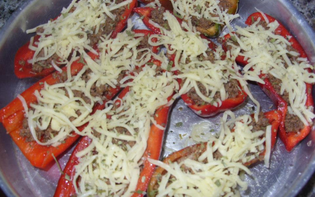 Pimentão recheado com carne moída