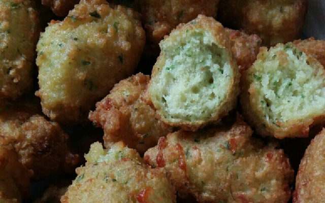 Bolinho de arroz e queijo de liquidificador