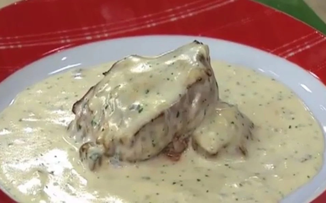 Filé mignon ao molho de queijos