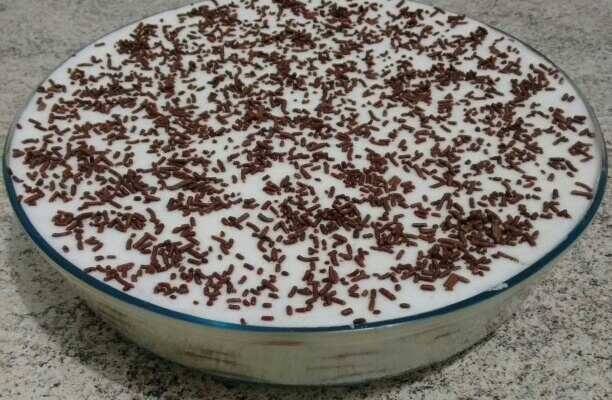 Torta com bolacha Maria