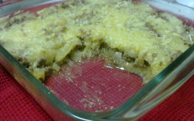 Escondidinho de mandioca e carne