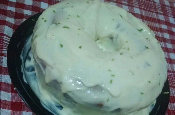 Bolo de limão cremoso